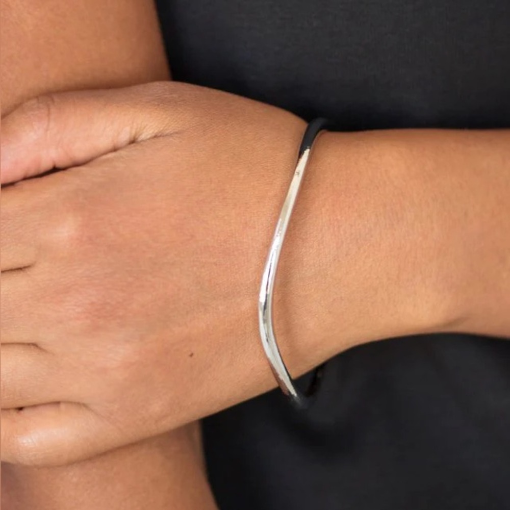 ❤️‍🔥5/$25❤️‍🔥 Awesomely Asymmetrical Silver Bracelet
